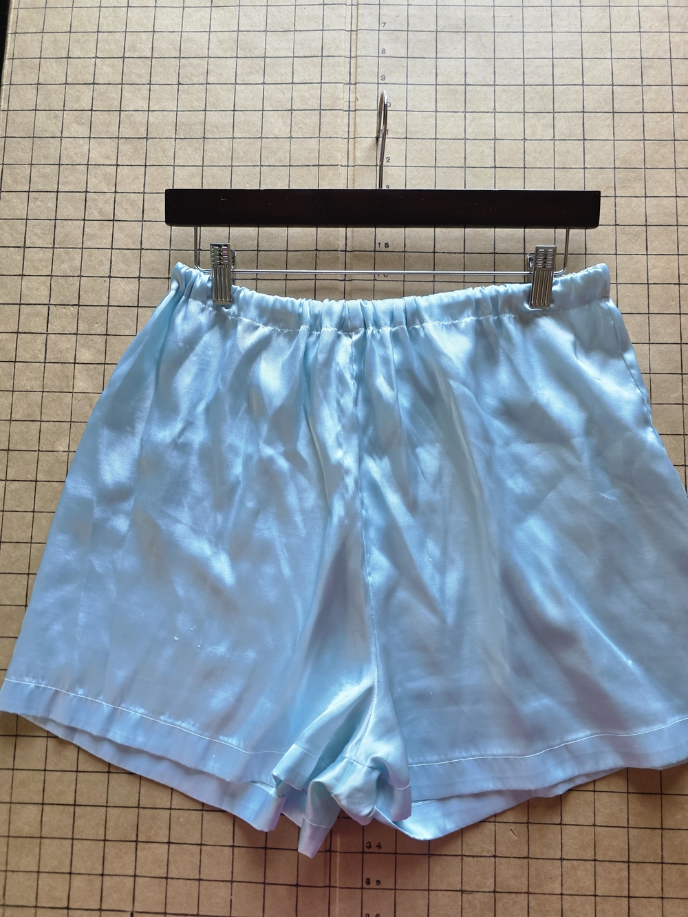 Secret Treasures Satin Button Top & Shorts Set Women’s L Summer Pajama Set - Picture 9 of 15